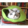 Katzenhöhle aus Strickfilz apfelgrün