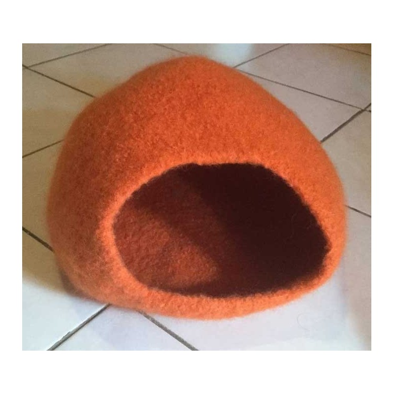 Katzenhöhle aus Strickfilz orange