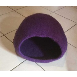 Katzenhöhle aus Strickfilz violett