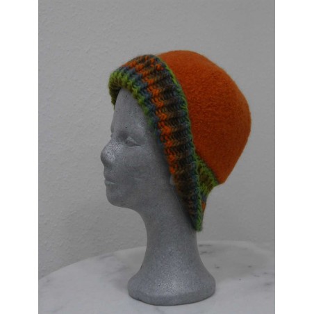Strickfilz-Mütze orange, Rand regenbogenfarben
