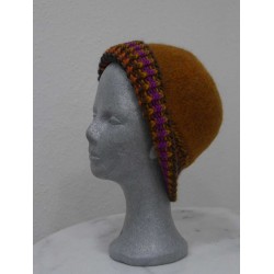 Strickfilz-Mütze rostrot, Rand orange-violett-braun